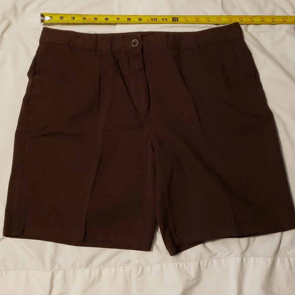 Covington Shorts Size 14 Brown